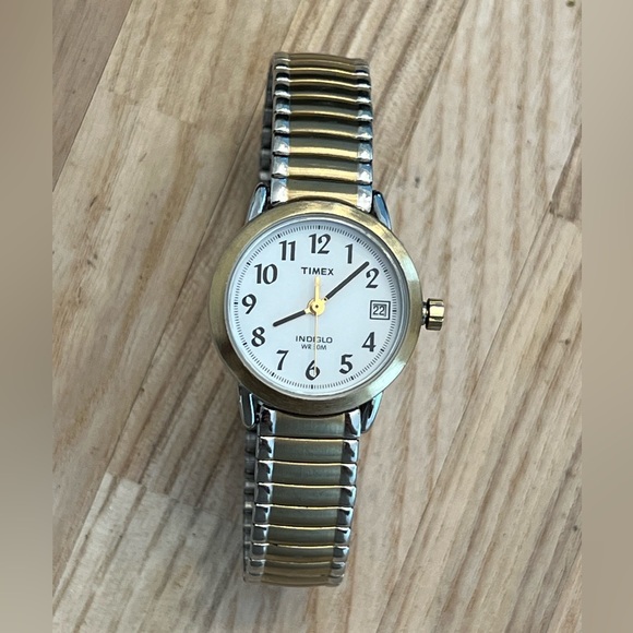 Timex Ladies Watch Indiglo White Dial Two Tone Stainless Bracelet Date Window - Picture 5 of 9